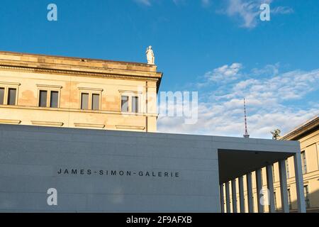 Berlin, Mitte, Museumsinsel, Neues Museum, James-Simon-Galerie Stockfoto