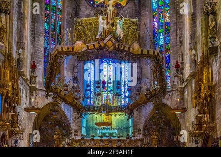 PALMA DE MALLORCA, SPANIEN, 18. MAI 2017: Innenraum der Kathedrale in Palma de Mallorca, Spanien Stockfoto