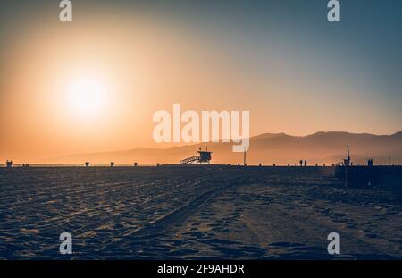 Rettungsschwimmer Station Turm am Strand in Santa Monica Los Angeles In der Dämmerung Stockfoto