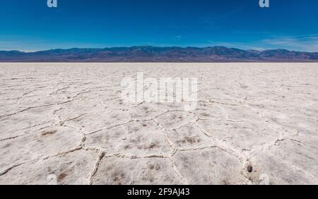 Badwater Basin Salzebenen im Death Valley, Kalifornien Stockfoto