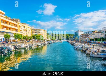 PORTO CRISTO, SPANIEN, 20. MAI 2017: Marina in Porto Cristo, Mallorca, Spanien Stockfoto