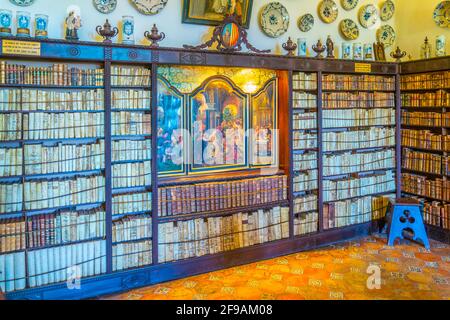 VALLDEMOSSA, SPANIEN, 26. MAI 2017: Bibliothek in Real Cartuja de Valldemossa, Mallorca, Spanien Stockfoto