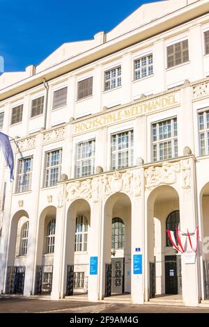 Wien, ehemalige Hochschule für Welthandel, heute Universität Wien - Institut für Klassische Archäologie (Universität Wien - Institut für Klassische Archäologie) im Jahr 19. Döbling, Wien, Österreich Stockfoto