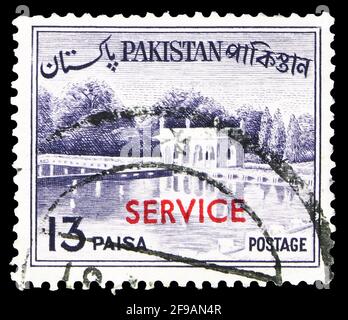 MOSKAU, RUSSLAND - 22. SEPTEMBER 2019: In Pakistan gedruckte Briefmarke zeigt Shalimar Gardens, Lahore, offizielle Serie, um 1961 Stockfoto