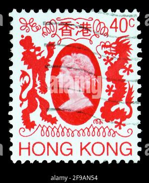 MOSKAU, RUSSLAND - 22. SEPTEMBER 2019: Die in Hongkong gedruckte Briefmarke zeigt Königin Elizabeth II., Serie, um 1985 Stockfoto