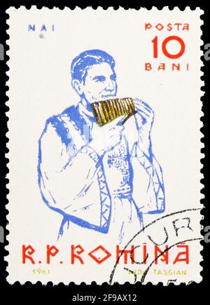 MOSKAU, RUSSLAND - 22. SEPTEMBER 2019: Briefmarke in Rumänien zeigt Pan Piper, Musicians Serie, um 1961 Stockfoto