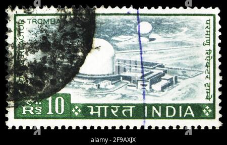 MOSKAU, RUSSLAND - 22. SEPTEMBER 2019: In Indien gedruckte Briefmarke zeigt Atomic Reactor Trombay, Country Motifs Serie, um 1965 Stockfoto