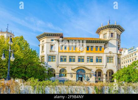 SANTANDER, SPANIEN, OKTOBER 30,2014: Buntes Postamt-Haus in Santander, Spanien Stockfoto