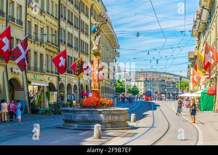 BERN, SCHWEIZ, 17. JULI 2017: Pfeiferbrunnen in Bern, Schweiz Stockfoto