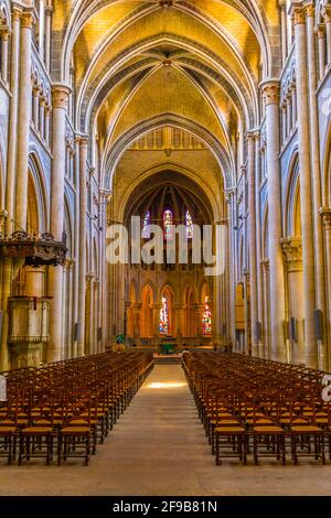 LAUSANNE, SCHWEIZ, 19. JULI 2017: Innenansicht der Kathedrale unserer Dame in Lausanne in der Schweiz Stockfoto