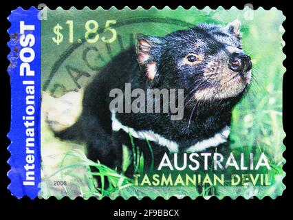 MOSKAU, RUSSLAND - 24. SEPTEMBER 2019: Die in Australien gedruckte Briefmarke zeigt den Tasmanischen Teufel (Sarcophilus harrisii), die australischen Ureinwohner - Int. Stockfoto