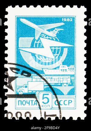 MOSKAU, RUSSLAND - 24. SEPTEMBER 2019: In der Sowjetunion gedruckte Briefmarke zeigt Airmail Transport, 5 russischer Kopek, endgültige Ausgabe Nr.12 Serie, CIR Stockfoto