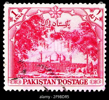 MOSKAU, RUSSLAND - 24. SEPTEMBER 2019: Briefmarken gedruckt in Pakistan zum 7. Jahr der Unabhängigkeit, Badshahi Masjid Moschee, 1 pakistanische anna, Stockfoto