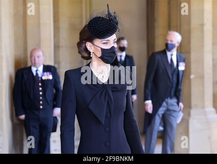Die Herzogin von Cambridge bei der Beerdigung des Herzogs von Edinburgh in Windsor Castle, Bekshire. Bilddatum: Samstag, 17. April 2021. Stockfoto