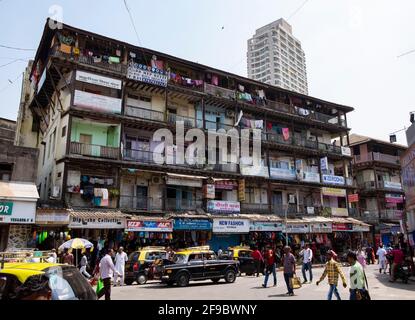 Einkaufsstraße im Vorort Dadar, Mumbai, Maharashtra, Indien, Asien. Stockfoto