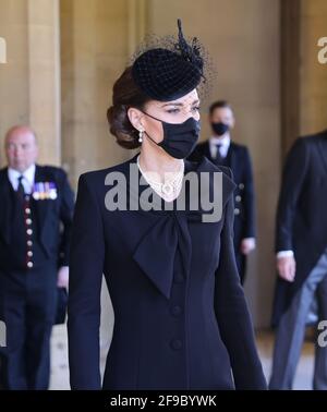 Die Herzogin von Cambridge bei der Beerdigung des Herzogs von Edinburgh in Windsor Castle, Bekshire. Bilddatum: Samstag, 17. April 2021. Stockfoto