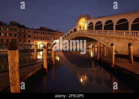 Venedig, Canal Grande und Ponte di Rialto, Italien Stockfoto