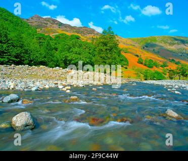 Großbritannien, England, Cumbria, Lake District National Park, Stonethwaite Beck, Frühling Stockfoto