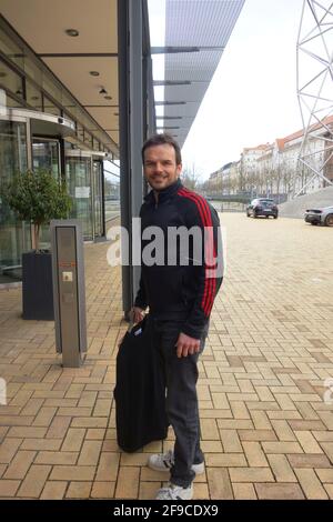 Steffen Henssler bei der Ankunft zur TV-Aufzeichnung der Talkshow 'Riverboat' im Studio 3 der Media City Leipzig. Leipzig, 16.04.2021 Stockfoto