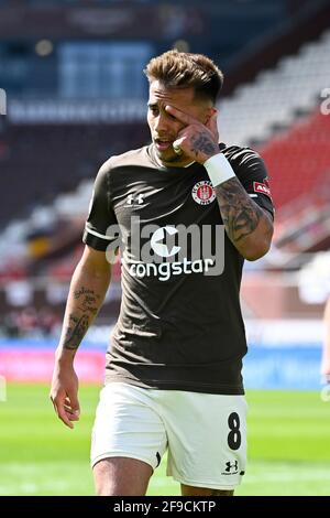 Hamburg, Deutschland. April 2021. Fußball, 2. Bundesliga, FC St. Pauli - FC Würzburger Kickers, 29. Spieltag, Millerntor-Stadion: Rodrigo Zalazar vom FC St. Pauli. Quelle: Oliver Hardt/Getty Images Europe/Pool/dpa/Alamy Live News Stockfoto