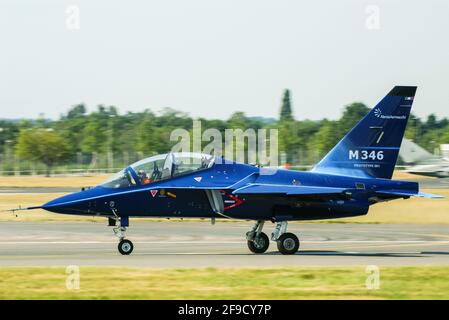 Aermacchi M346 Prototype 002 Subsonic Two-Seat Advanced Jet Trainer und Light Fighter ursprünglich von Yakovlev und Aermacchi entwickelt. Farnborough 2006 Stockfoto