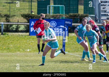 Guildford, Großbritannien. April 2021. Vicky Laflin (11 Worcester Warriors Women) während des Allianz Premier 15-Spiels zwischen Harlequins Women und Worcester Warriors Women im Surrey Sports Park in Guildford, England. Kredit: SPP Sport Pressefoto. /Alamy Live News Stockfoto