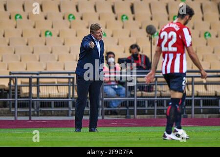 SEVILLA, SPANIEN - 17. APRIL: Trainer Ronald Koeman vom FC Barcelona beim Copa del Rey Finale zwischen Athletic Club und FC Barcelona im Estadio d Stockfoto