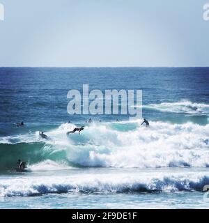 Surfer am Broken Head Beach Surf Spot in der Nähe von Byron Bay, Australien Stockfoto