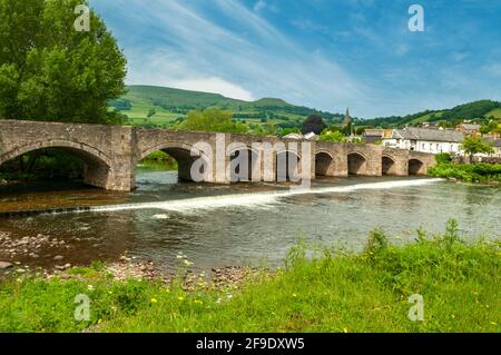 Brücke über den Fluss Usk, Crickhowell, Powys, Wales Stockfoto