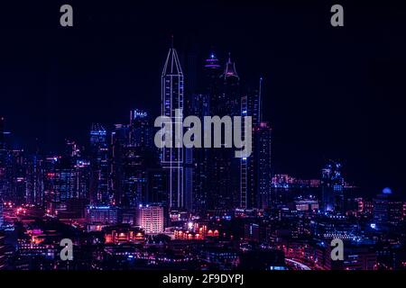 Eine wunderschöne Aufnahme von Dubai bei Sonnenuntergang Stockfoto