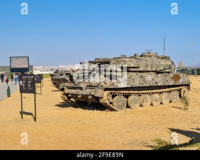 ZSU-23-4 Shilka leicht gepanzertes sowjetisches selbstfahrendes, radargesteuertes Flak-Waffensystem - Baku, Aserbaidschan, 04-16-2021 Stockfoto