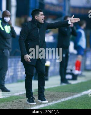 Luton, Großbritannien. April 2021. Watford-Manager Xisco Munoz während des Spiels der EFL Sky Bet Championship zwischen Luton Town und Watford in der Kenilworth Road, Luton, England, am 17. April 2021. Foto von Ken Sparks. Nur zur redaktionellen Verwendung, Lizenz für kommerzielle Nutzung erforderlich. Keine Verwendung bei Wetten, Spielen oder Veröffentlichungen einzelner Clubs/Vereine/Spieler. Kredit: UK Sports Pics Ltd/Alamy Live Nachrichten Stockfoto