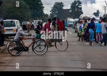 Arusha ist eine Stadt im Nordosten Tansanias und die Hauptstadt der Region Arusha, die sich unterhalb des Berges Meru am östlichen Rand des östlichen Zweiges von befindet Stockfoto