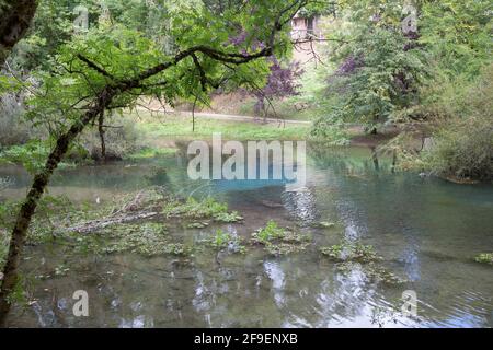 Geburtsort des Ebro-Flusses in Fontibre, Reinosa, Kantabrien, Spanien Stockfoto