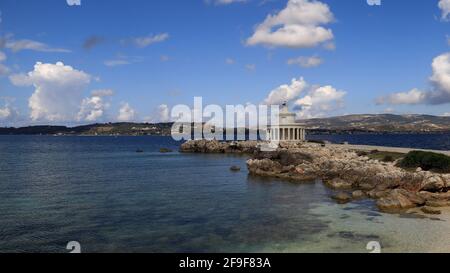 Leuchtturm des Heiligen Theodoroi in der Nähe von Argostoli, Kefalonia, Ionisches Meer, Griechenland Stockfoto