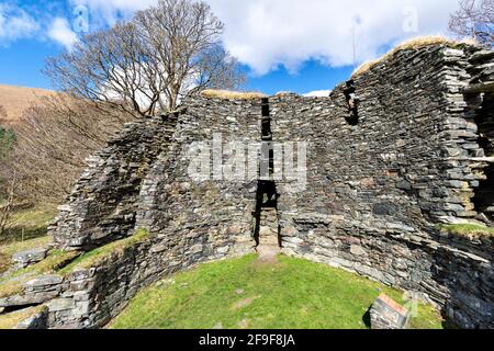 GLENELG HIGHLANDS SCHOTTLAND DUN TRODDAN BROCH ANSICHT DES INNENRAUMS MIT HISTORISCHE SCHOTTLAND KARTE UND FÜHRER NOTIZEN Stockfoto