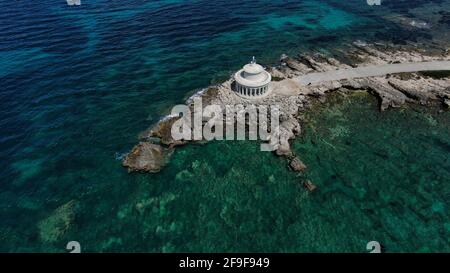 Leuchtturm des Heiligen Theodoroi in der Nähe von Argostoli, Luftaufnahme, Kefalonia Insel, Ionisches Meer, Griechenland Stockfoto