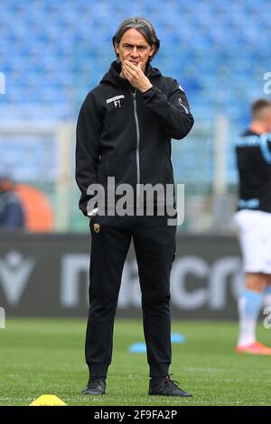 Filippo Inzaghi Cheftrainer von Benevento reagiert während der italienischen Meisterschaft Serie A Fußballspiel zwischen SS Lazio und Benevento Calcio am 18. April 2021 im Stadio Olimpico in Rom, Italien - Foto Federico Proietti / DPPI Stockfoto