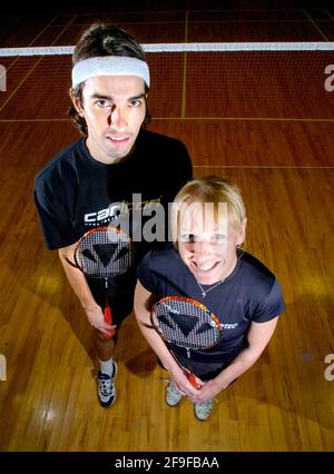 NATHAN ROBERTSON UND GAIL EMMS IM NATIONALEN BADMINTONZENTRUM MILTON KEYNES 4/3/2005 BILD DAVID ASHDOWNBADMINTON Stockfoto