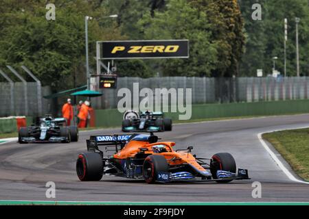 Imola, Italien. April 2021. Daniel Ricciardo (AUS) McLaren MCL35M. 18.04.2021. Formel-1-Weltmeisterschaft, Rd 2, Großer Preis Der Emilia Romagna, Imola, Italien, Renntag. Bildnachweis sollte lauten: XPB/Press Association Images. Quelle: XPB Images Ltd/Alamy Live News Stockfoto