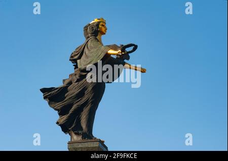 SOFIA, BULGARIEN - 19. Nov 2019: Sofia, Bulgarien, 1. April 2019. Die Statue von Sveta Sofia, Hagia Sophia, Bulgarien, Europa, Stockfoto