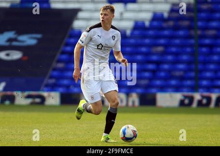 Birmingham, Großbritannien. April 2021. Mads Andersen von Barnsley in Aktion während des Spiels. Das Spiel der EFL Skybet Championship, Coventry City gegen Barnsley im St Andrew's Stadium in Birmingham, Midlands, ist am Sonntag, dem 18. April 2021 zu sehen. Dieses Bild darf nur für redaktionelle Zwecke verwendet werden. Nur zur redaktionellen Verwendung, Lizenz für kommerzielle Nutzung erforderlich. Keine Verwendung bei Wetten, Spielen oder Veröffentlichungen in einem Club/einer Liga/einem Spieler. PIC von Steffan Bowen/Andrew Orchard Sports Photography/Alamy Live News Credit: Andrew Orchard Sports Photography/Alamy Live News Stockfoto