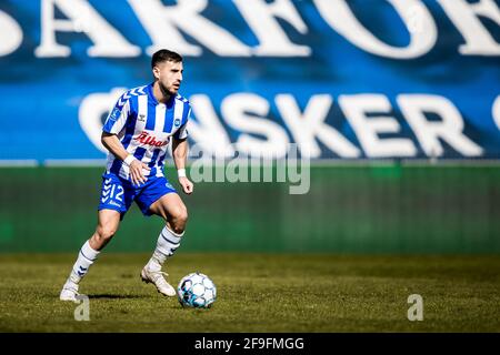 Odense, Dänemark. April 2021. Bashkim Kadrii (12) von ob beim 3F Superliga-Spiel zwischen Odense Boldklub und Sonderjyske im Nature Energy Park in Odense. (Foto: Gonzales Photo/Alamy Live News Stockfoto