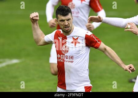 Liberec, Tschechische Republik. April 2021. Slavia Prag Fußballspieler Ondrej Kudela feiert Tor während des Spiels SK Slavia Praha gegen Slovan Liberec in Liberec, Tschechische Republik, 18. April 2021. Kredit: Radek Petrasek/CTK Foto/Alamy Live Nachrichten Stockfoto