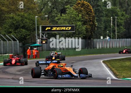 Imola, Italien. April 2021. Lando Norris (GBR) McLaren MCL35M. 18.04.2021. Formel-1-Weltmeisterschaft, Rd 2, Großer Preis Der Emilia Romagna, Imola, Italien, Renntag. Bildnachweis sollte lauten: XPB/Press Association Images. Quelle: XPB Images Ltd/Alamy Live News Stockfoto