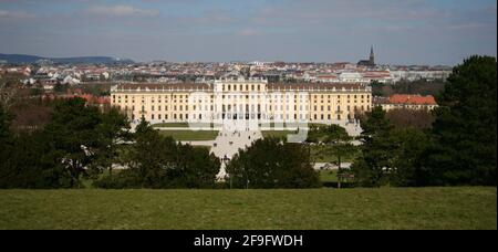 Blick auf Schloss Schönbrunn, Wien, Österreich Stockfoto