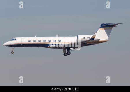 Los Angeles, USA - 22. Februar 2016: Privater Gulfstream G550 am Flughafen Los Angeles (LAX) in den USA. Stockfoto