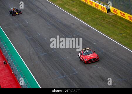 Imola, Italien. April 2021. Der Mercedes AMG F1 Safety Car während der Formel 1 Pirelli Gran Premio Del Made in Italy E Dell Emilia Romagna 2021 vom 16. Bis 18. April 2021 auf dem Autodromo Internazionale Enzo e Dino Ferrari, in Imola, Italien - Foto Florent Gooden/DPPI Credit: DPPI Media/Alamy Live News Stockfoto