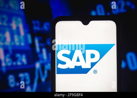 Brasilien. April 2021. In dieser Abbildung wird das SAP SE-Logo auf einem Smartphone-Bildschirm angezeigt. Kredit: SOPA Images Limited/Alamy Live Nachrichten Stockfoto