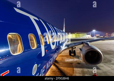 Stuttgart, 28. Februar 2018: TUIfly Boeing 737 am Stuttgarter Flughafen (STR) in Deutschland. Boeing ist ein Flugzeughersteller mit Sitz in Stockfoto